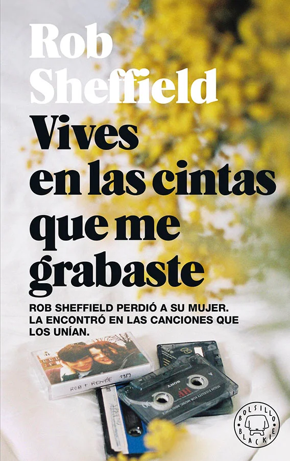 «He encontrado esta cinta con la letra rizada de Renée en la etiqueta. Intuyo que la noche va a ser larga. Estamos solos Renée, las canciones que ...