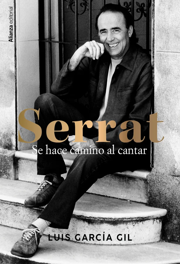 Este libro explica la trayectoria de Serrat no solo a través de sus canciones y su música sino también a través de los momentos trascendentes de u...