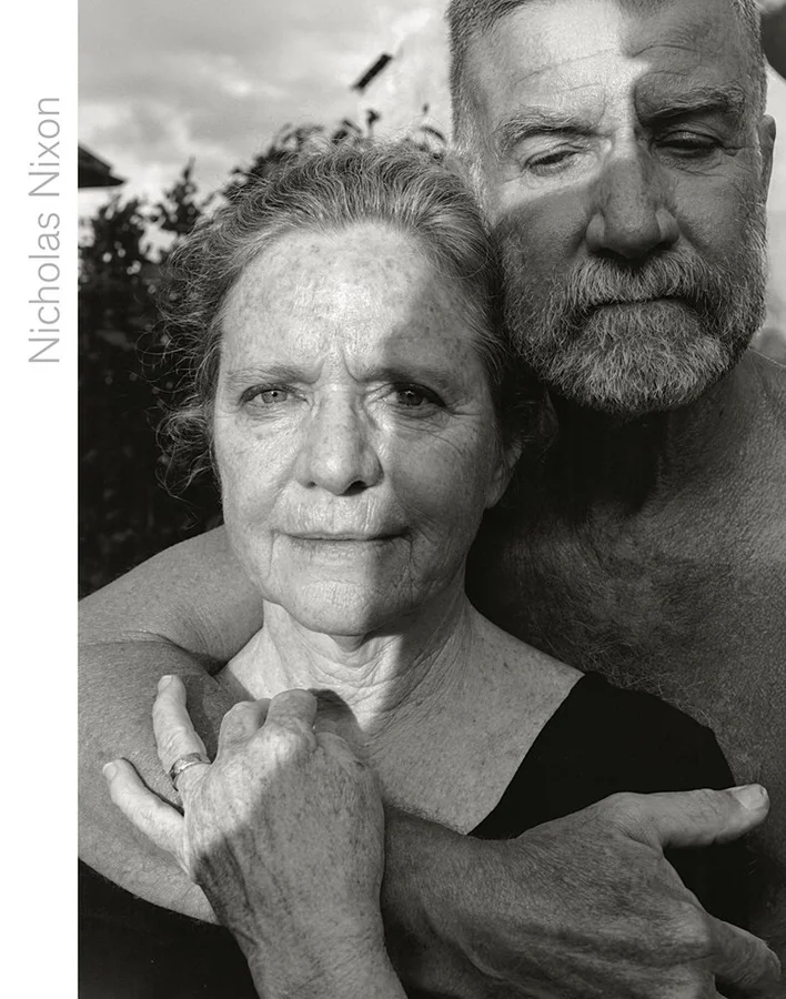 Este catálogo ofrece un recorrido único por cinco décadas de la obra de Nicholas Nixon, uno de los grandes maestros de la fotografía contemporánea...