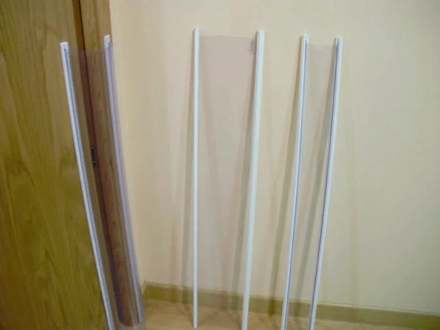 Protector de dits per a portes 120x10cm 10° Protector de dits per a portes 120x10cm 10°