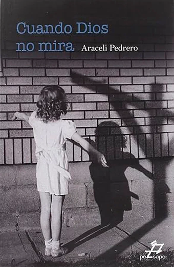 ¿Qué sucede al fondo del pasillo de una casa azotada por el Viento? Si Dios mirara a ese rincón veria a Dora arrullando a tres niños, tendida en l...