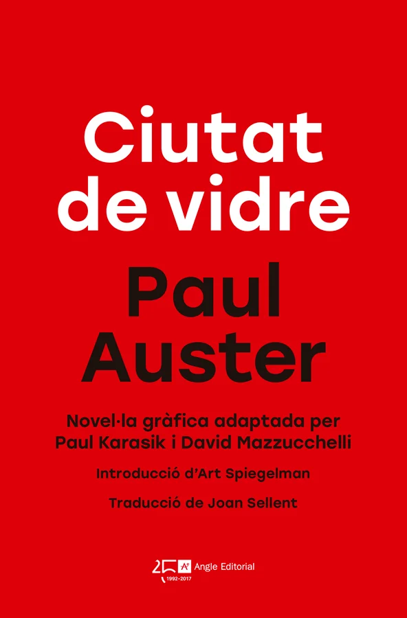 Quinn es guanya la vida escrivint novel·les policíaques i, després de les morts de la seva dona i el seu fill, viu una existència solitària enmig ...