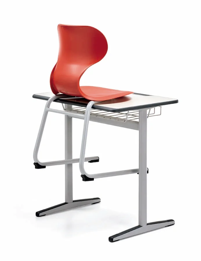 Cadira Mia Cantilever T6 negre Cadira Mia Cantilever T6 negre