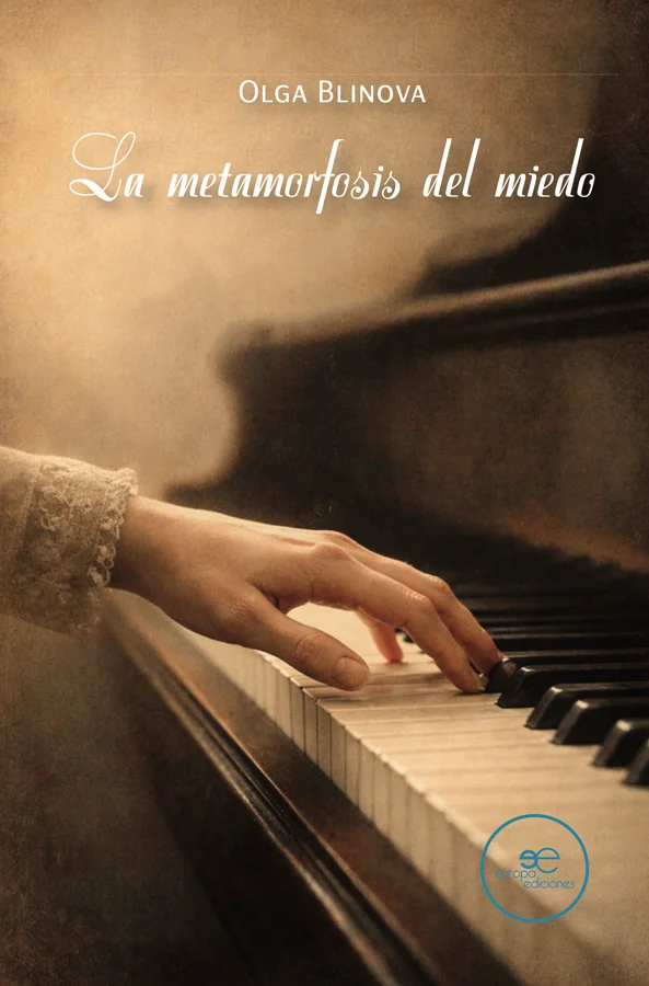 La poesía es un camino intimo e introspectivo que nos induce a una continua exploración de nuestros espacios emocionales más recónditos y a un rec...