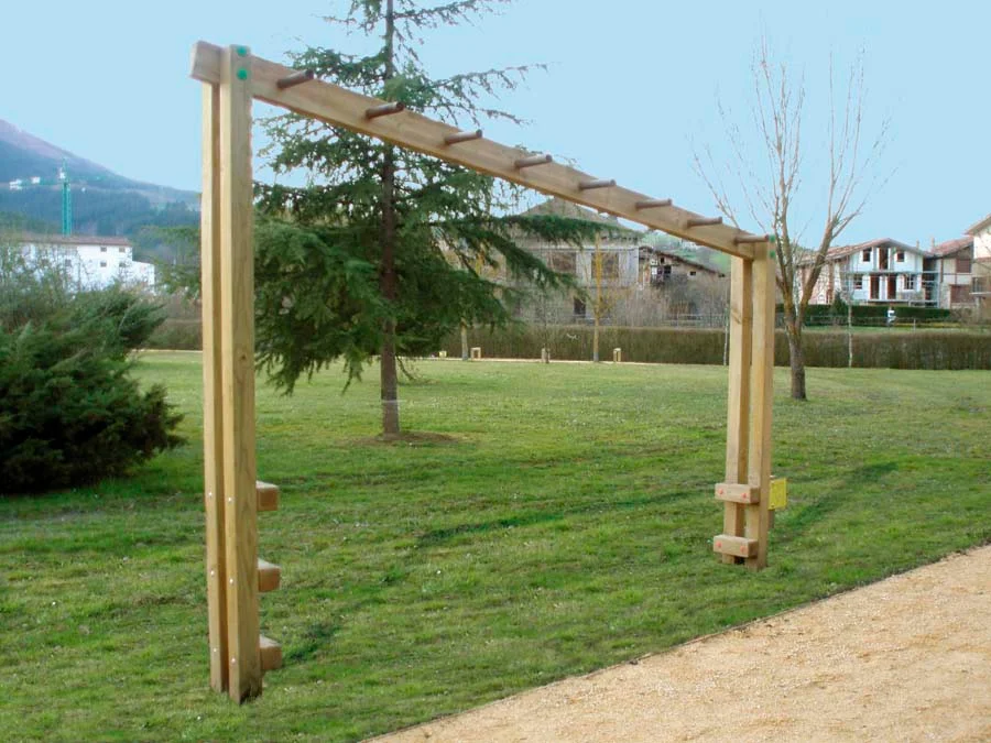 Circuit d'equilibri escala horitzontal 3,16x0,27x2,34m Circuit d'equilibri escala horitzontal 3,16x0,27x2,34m