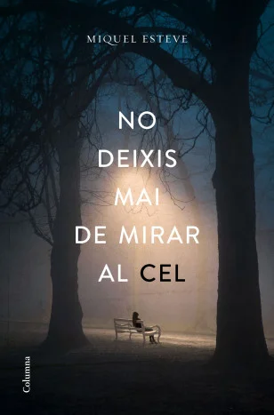 «Mira l'Imma Esparza asseguda com si fes becaines al banc de la plaça d'Adrià i respira profundament. El gebre té un regust de sal. la sal de la m...