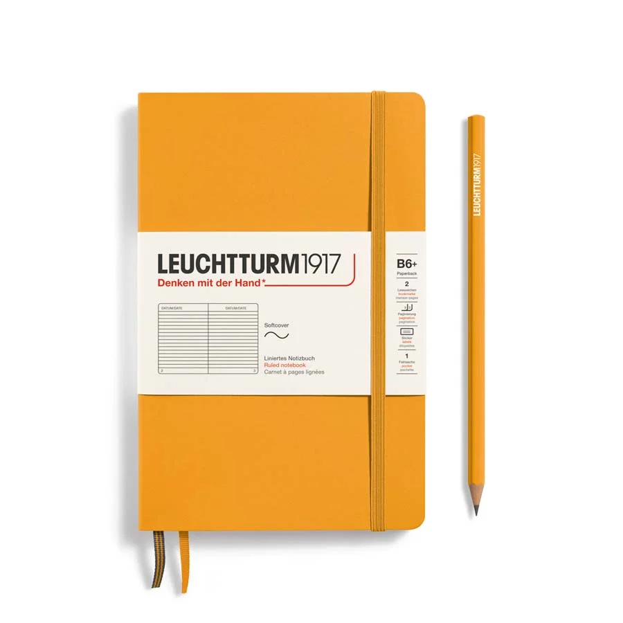 <p><b>Quadern Leuchtturm Paperback B6+</b> tapa tova, color rising sun, pautat línies. Amb una mida intermèdia entre els formats Pocket (A6) i Med...