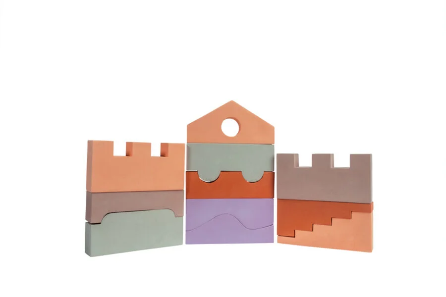 Divertits blocs de trencaclosques de goma eva estan formats per 11 blocs encaixables que ofereixen hores de diversió.<br> <br>Aquesta joguina mont...