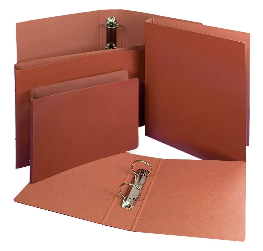 <p><b>Carpeta Soldaplastic 2 anelles Foli marró</b><br><br>Carpeta d'arxiu vertical fabricada en cartó envernissat de color marró natural. Equipad...