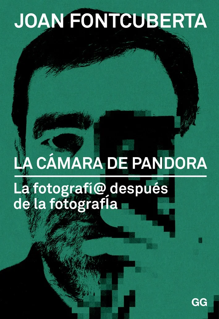 Apabullada por la tecnología digital y desplazada de sus funcionesesenciales, la fotografía se ha convertido en otra cosa. Frente aldesconcierto o...