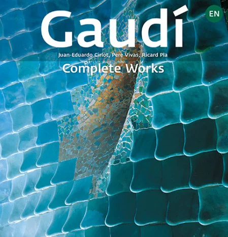 La mejor guía visual para iniciarse en el mundo artístico de Antoni Gaudí. Contiene las claves de cada una de sus obras arquitectónicas, acompañán...