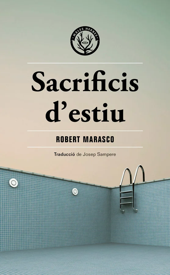 En aquesta novel la, la intriga per saber què s'amaga darrere una porta es converteix en obsessió, alhora que les relacions familiars es van enrar...