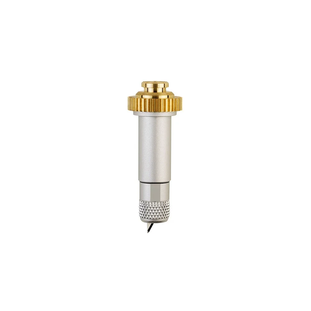 <p>Corta más, haz más. La hoja de corte extra profunda Knife Blade de Cricut realiza cortes precisos en materiales gruesos (hasta 2,4 mm) o densos...