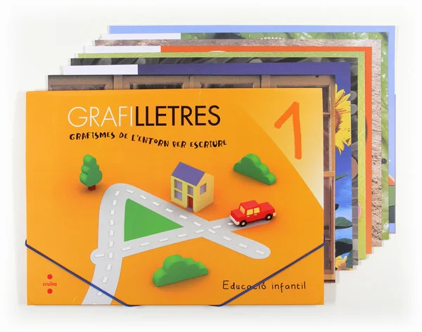 Grafilletres és una col·lecció de tres quaderns amb propostes per treballar la motricitat fina i la coordinació oculomanual per tal que l'infant a...