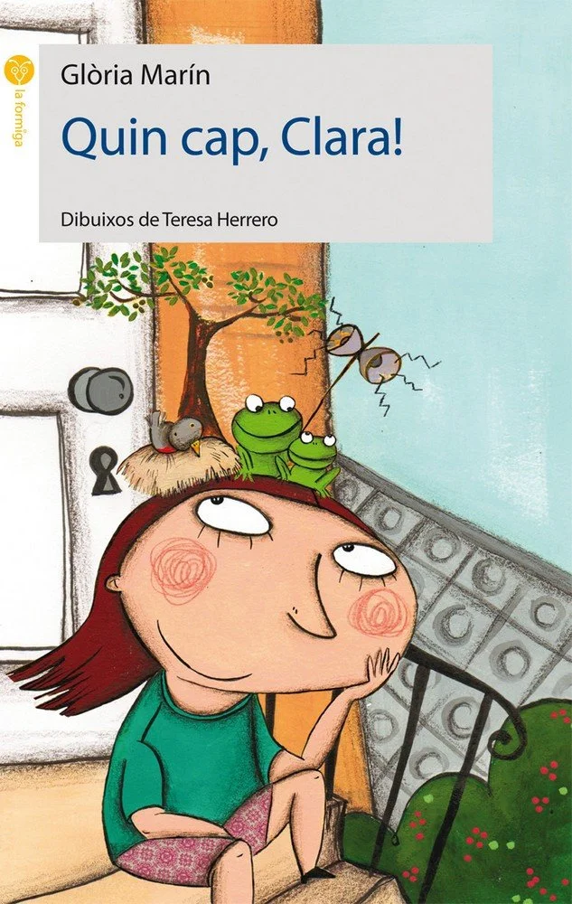A la Clara, des de ben petita, li surten objectes molt poc corrents al cap: uns xumets, una olivera, un ocell que nia, unes granotetes... Per si n...